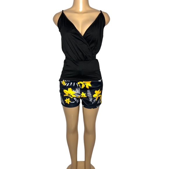 NWT 2 Pieces Black and Yellow Women Set Size L Stretchy Short with belt Wrap Top - Picture 3 of 7